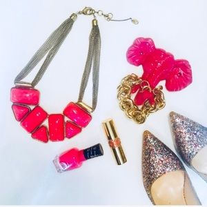 ‼️CLOSING CLOSET SALE‼️ Pink Stone & Gold Chain Statement Necklace